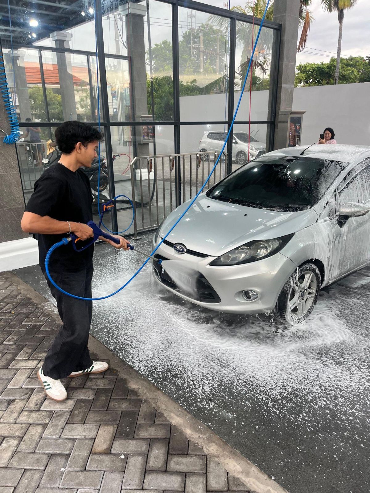 GATSU Wash: Rahasia Kecantikan Mobil yang Bikin Cilacap Berbinar